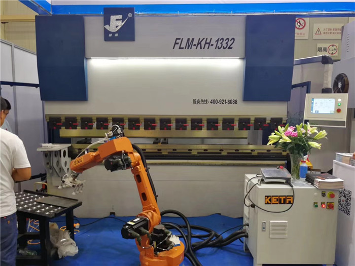 3.2米數(shù)控折彎機(jī),200噸3200折彎機(jī)價格